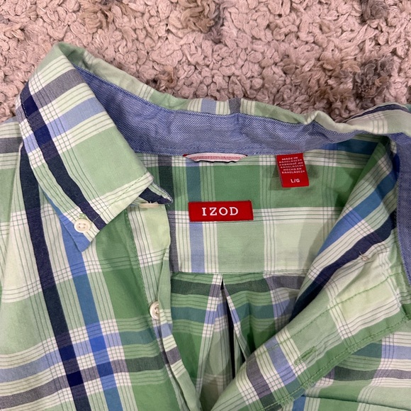 Men’s Izod Dress Shirt - Picture 2 of 3
